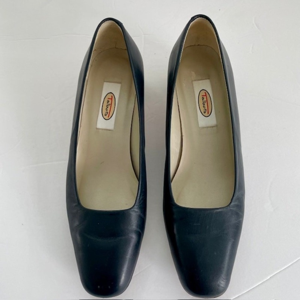 Talbot's Classic Navy‎ Leather Block Heel Pumps Italy Size 6.5, 1-1/2" Timeless